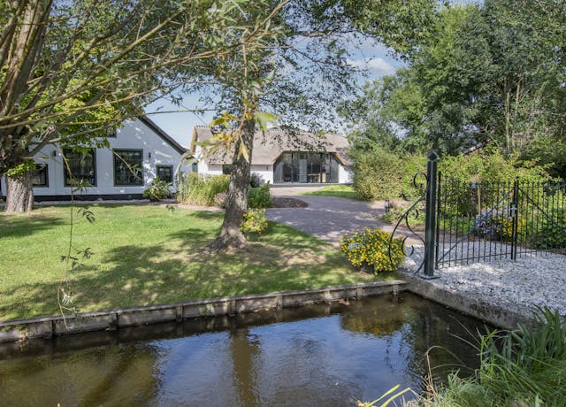 Chestnut Farm House & Lodge