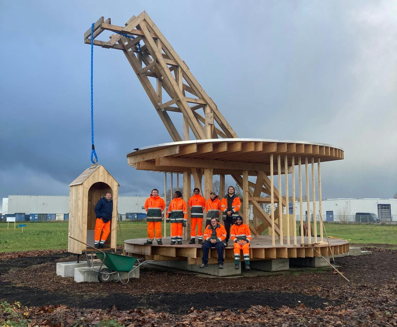 medewerkers Rijnvicus aan het werk bij Rijnhaven