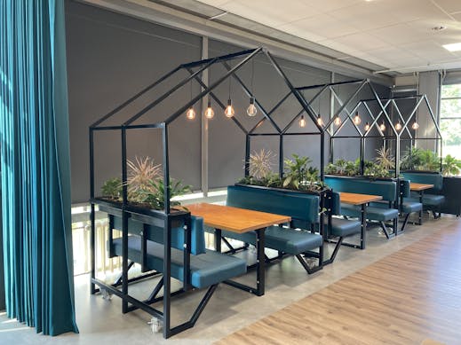 Metalen huisjes bij Rijnvicus