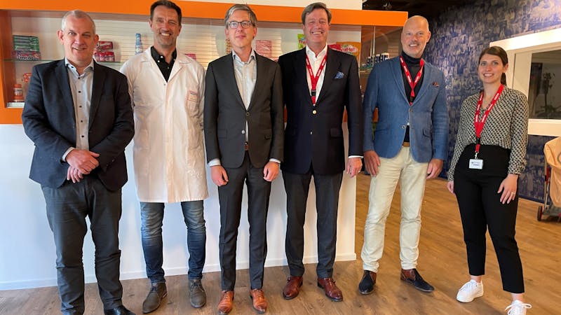 v.l.n.r. Harold Haerkens (Algemeen directeur, Perfetti), Koert v.d. Pest (Operationeel directeur, Perfetti), Focco Vijselaar (Directeur VNO-NCW), Theo Heere (Directeur VBZ), Jan den Hartog (Financieel directeur, Merba), Sophia Bout (Public Affairs, VBZ)