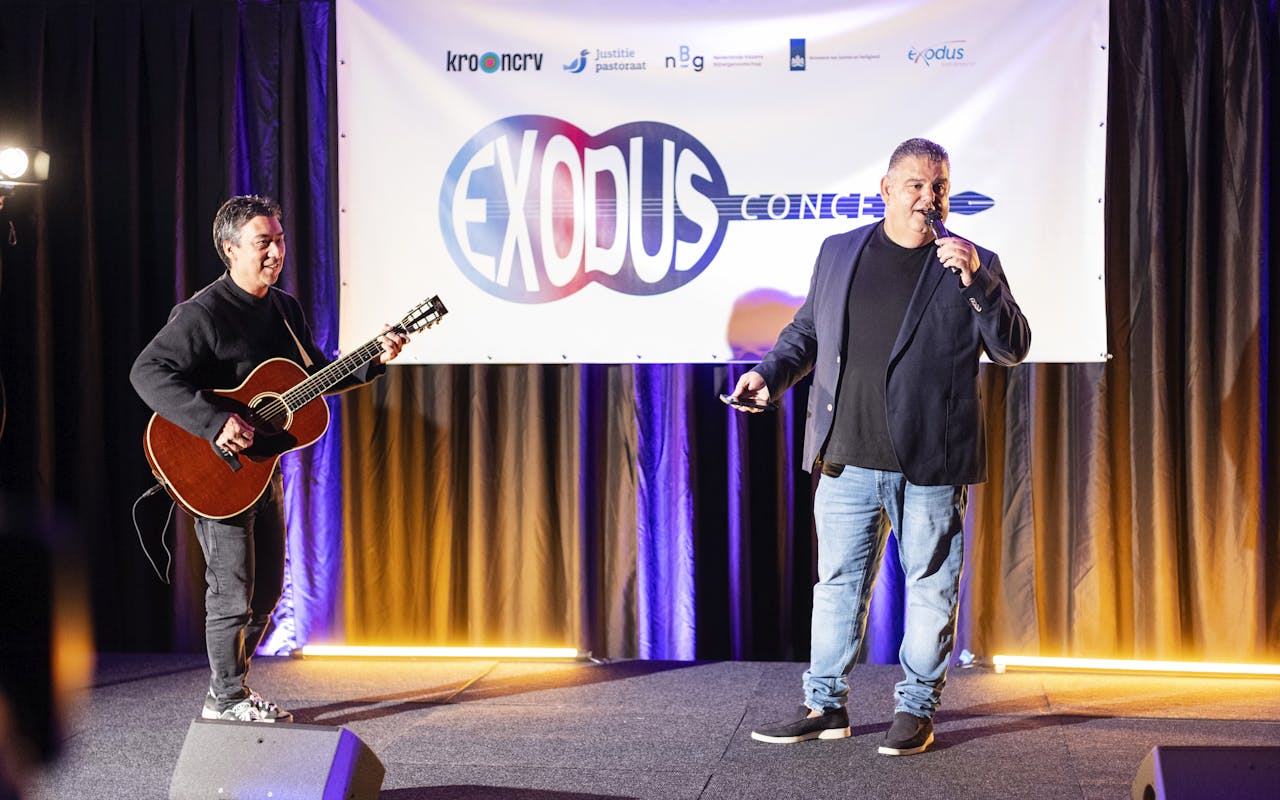Django Wagner treedt op tijdens het Exodusconcert 2025 in PI Almelo