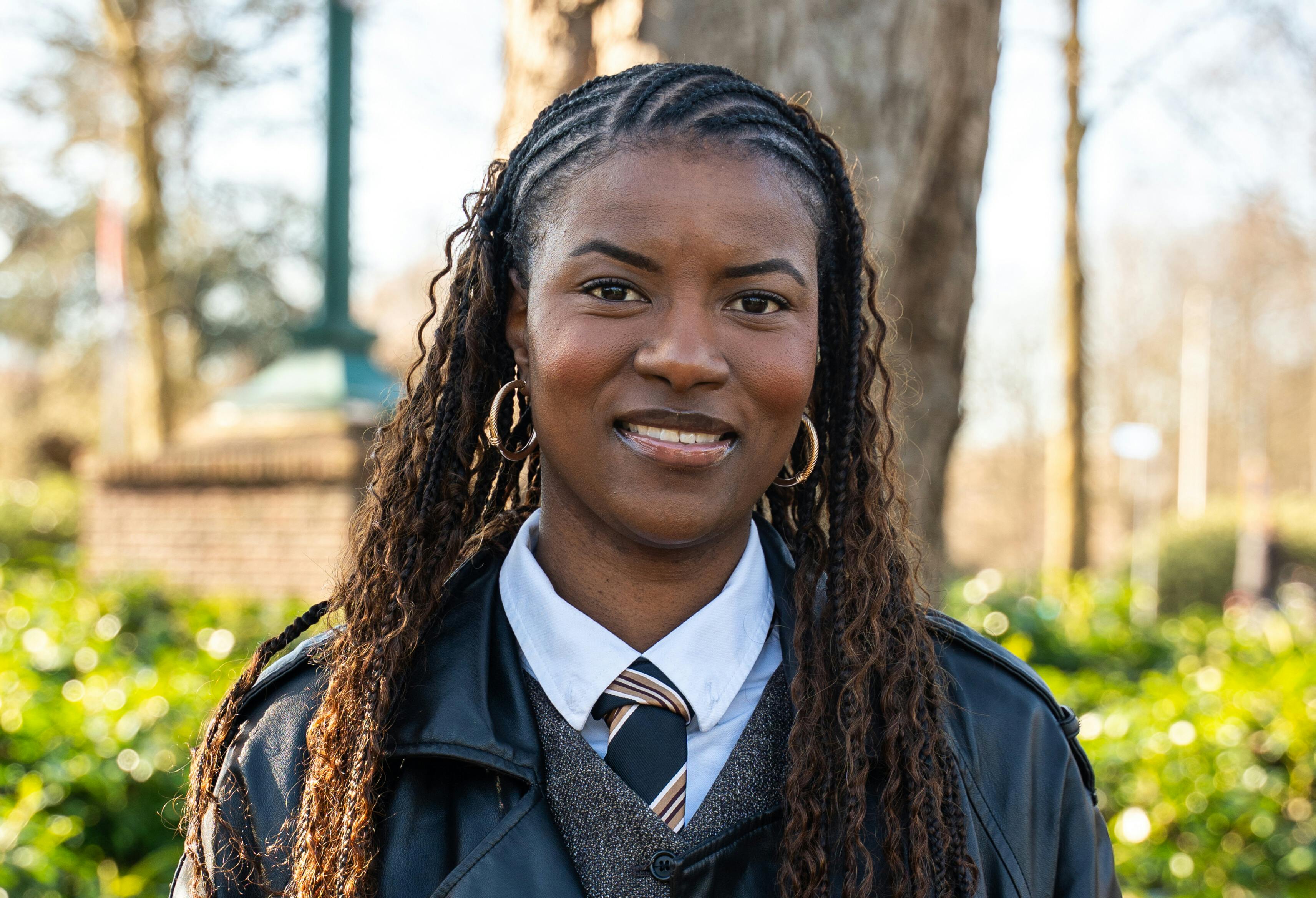 Chanty Louis ook komend jaar stadsdichter van gemeente Alphen aan den Rijn