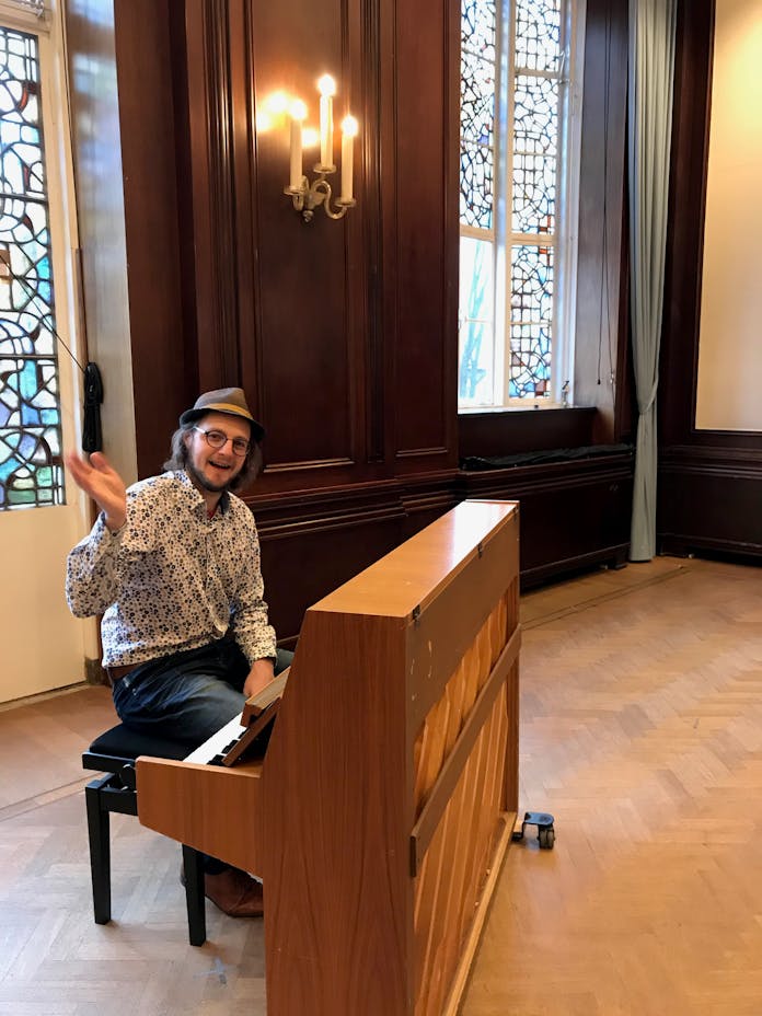 Arjen van den Bosch, met Dingeman Coumou in KHABBAZ roomservice #5