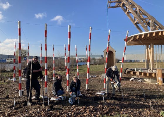 Brouwerij a/d Werf verbouwt eigen hop op Kop West binnen kunstproject 'Resort Rijnhaven'