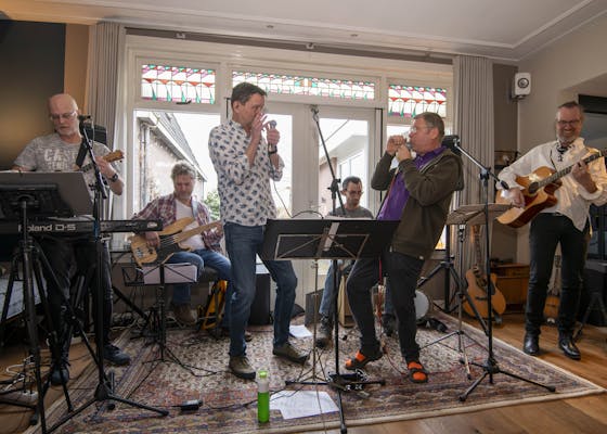 Meld je nu aan voor huiskamerfestival Gluren bij de Buren op 1 februari 2026