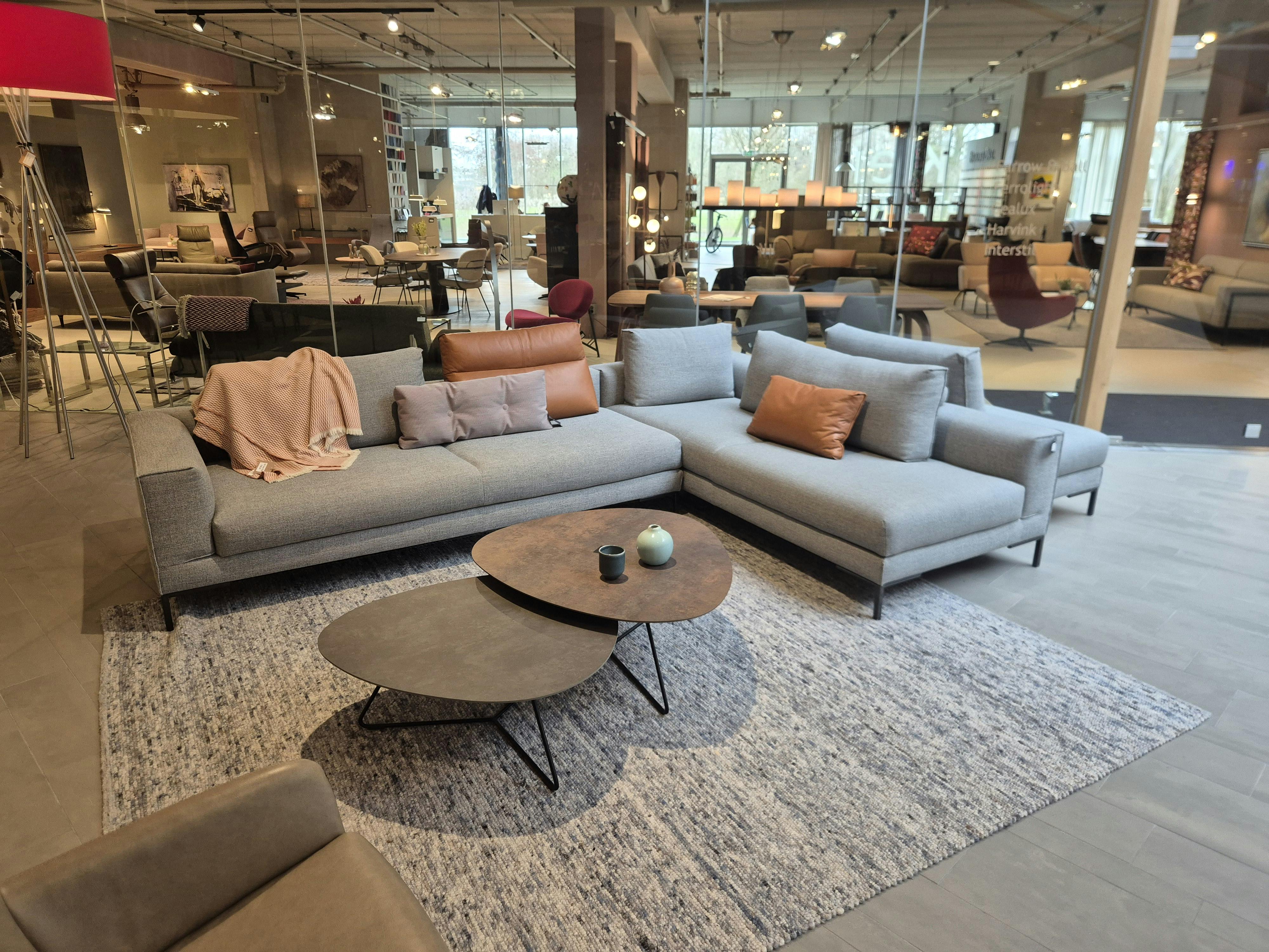 sale - design on stock - aikon lounge 13