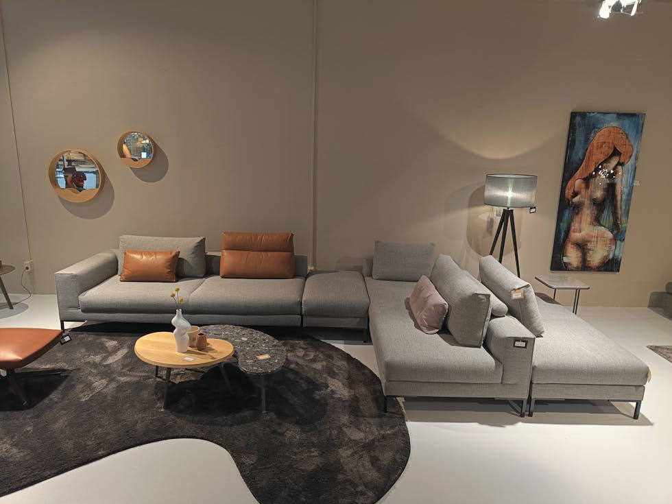 sale - design on stock - aikon lounge