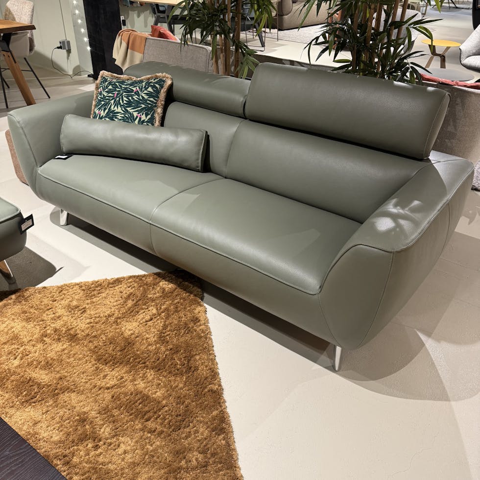 Sale - Evidence Viana bank + hocker