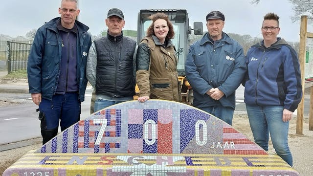 Een bankje dat verbindt – Mozaïekbank Het Lonneker Steumke | Enschede700