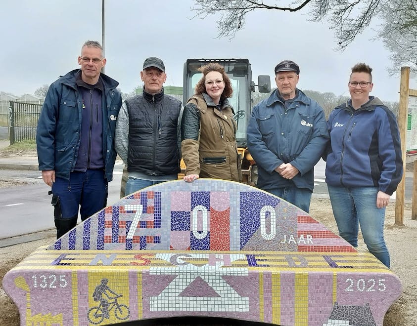 76cba037-c50a-4126-a956-92fbe0448797-2