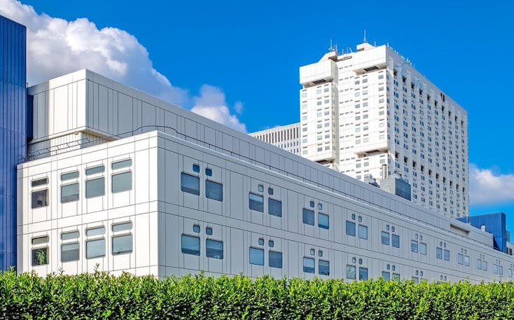 betonnen banken voor ziekenhuizen