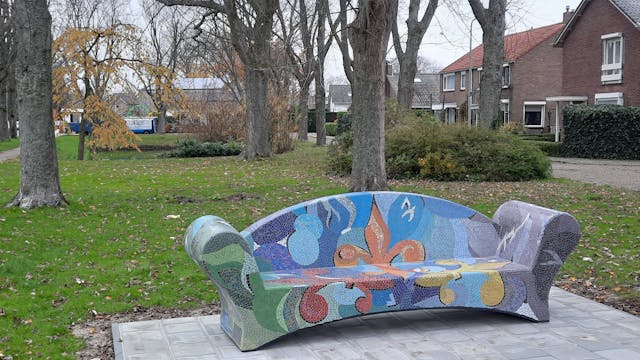 Mooie mozaïekbank voor Kloetinge